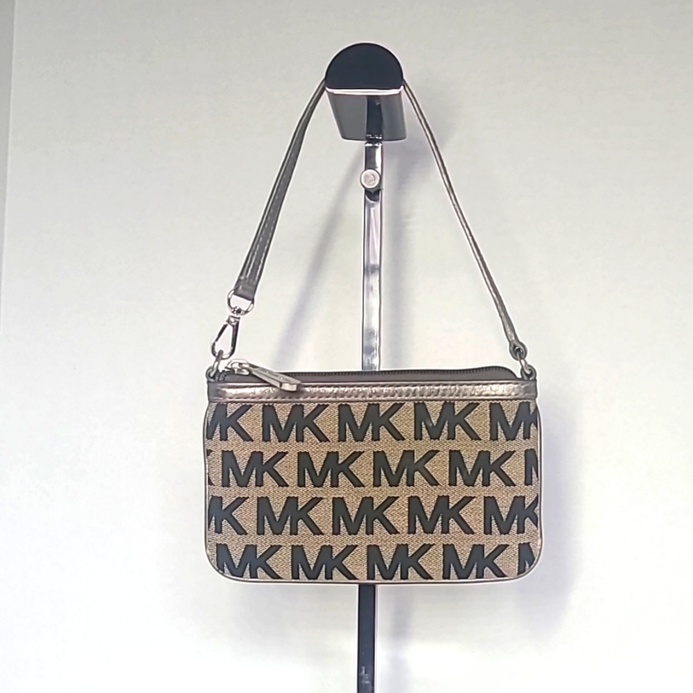 Michael Kors Mini Bag/Wristlet
